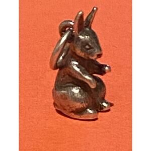 James Avery Retired Silver Detailed Cotton Tail Bunny Charm